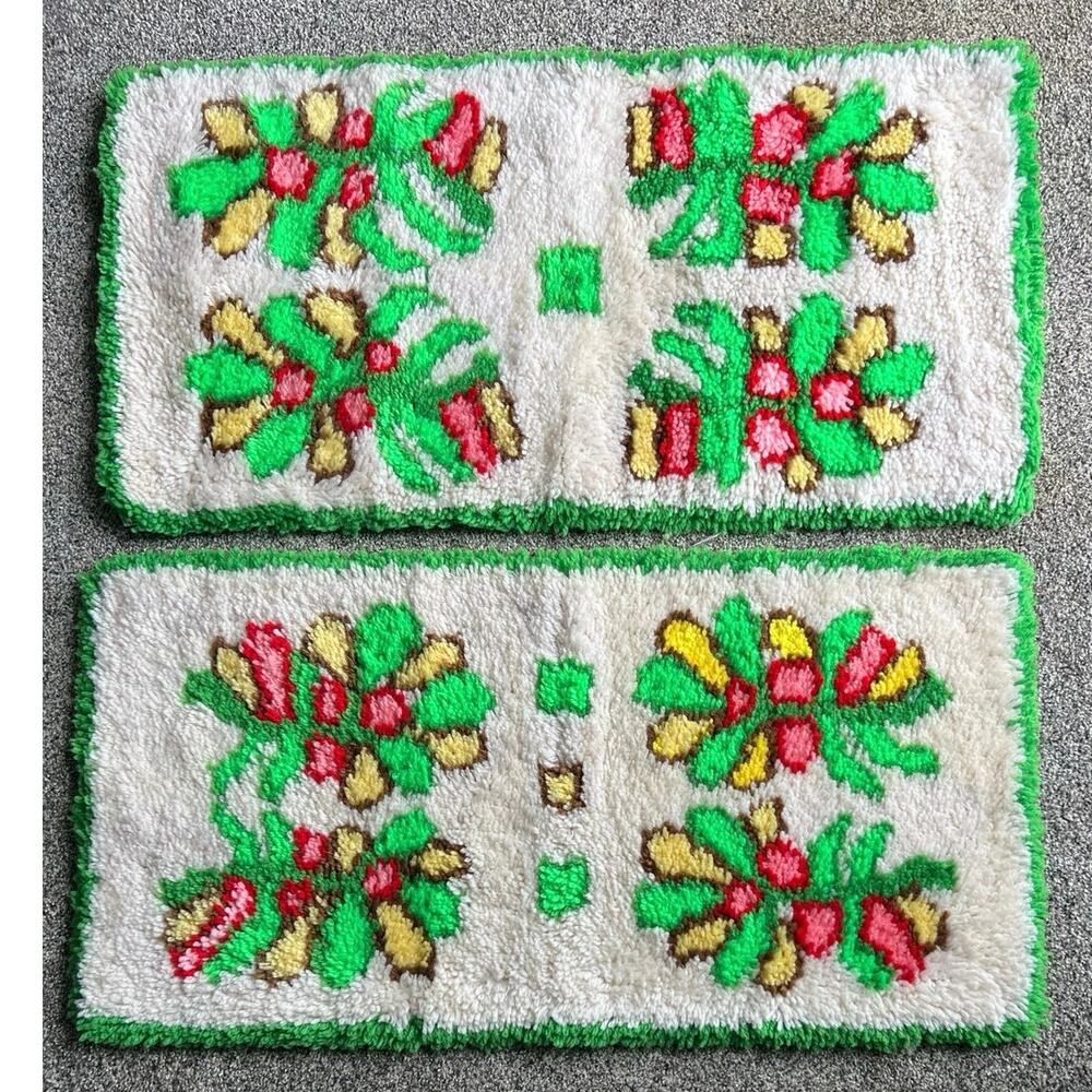 2 Vintage latch hook rug/ wall decor 2 pc 16.5 x 33.5” colorful